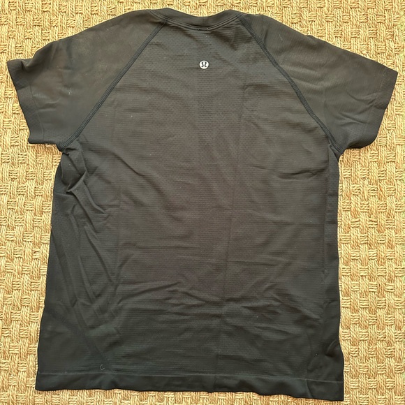 Lululemon Swiftly Tech Short Sleeve, Waist Length - Picture 3 of 3